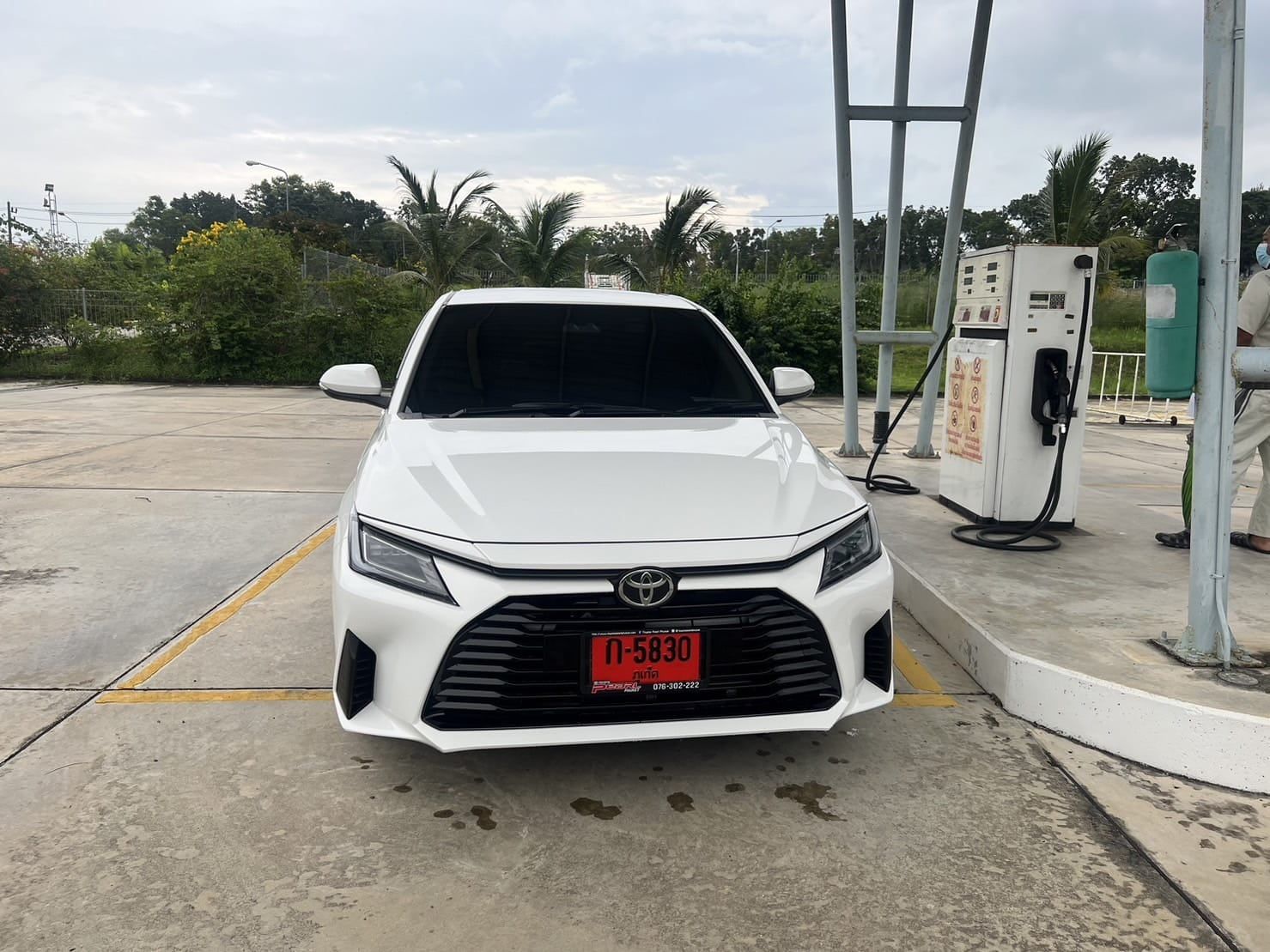 Toyota Yaris Ativ 2025, white — front view