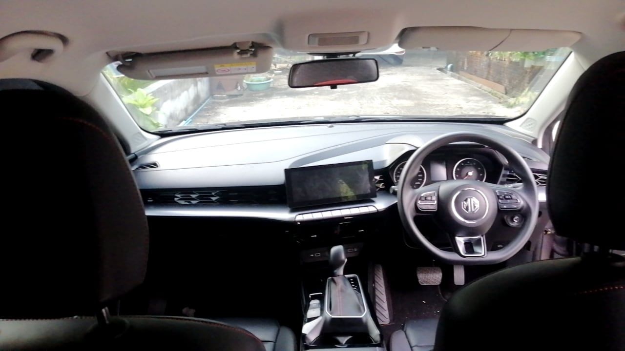 MG5 2023, grey — dashboard