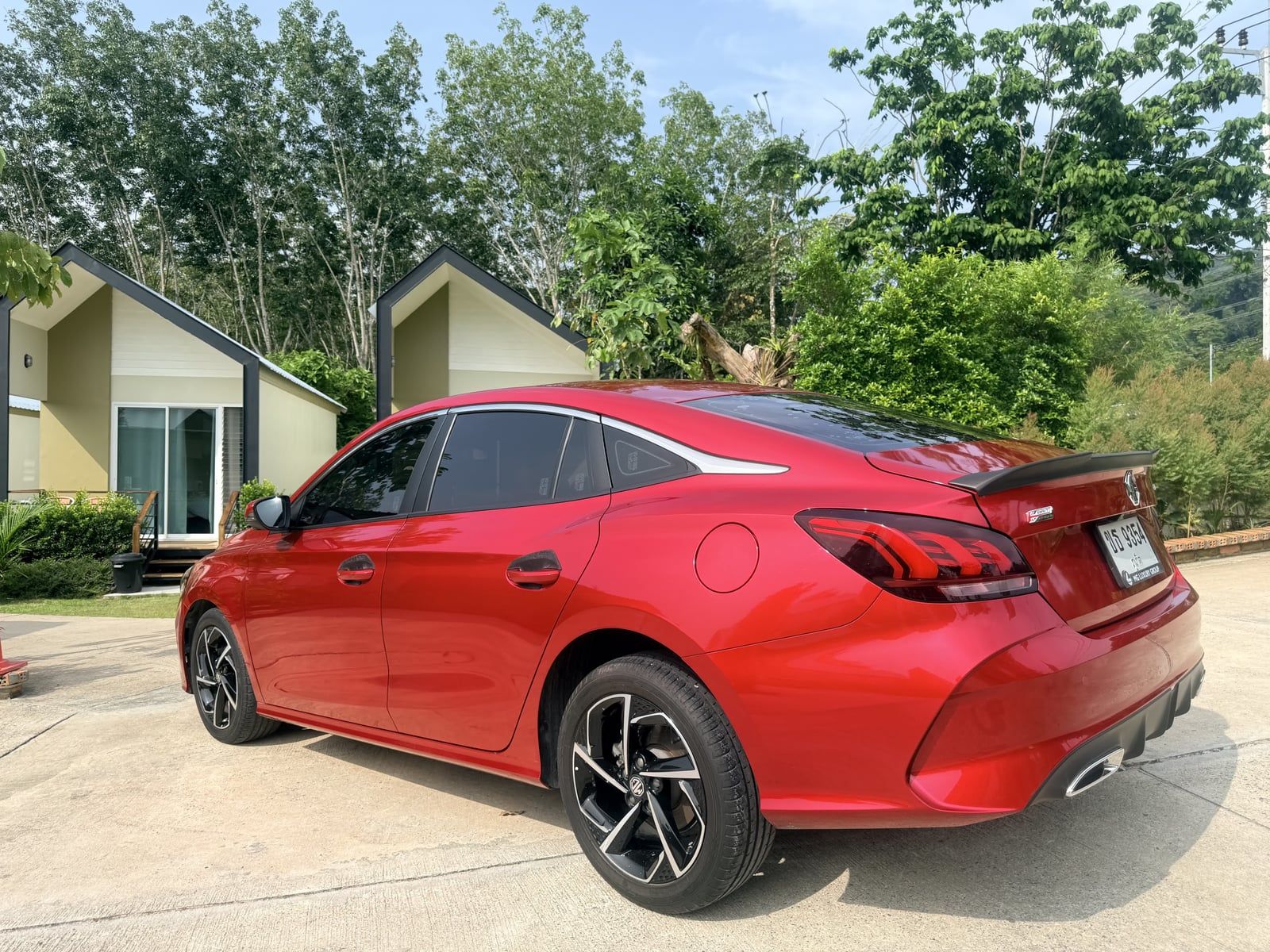 MG5 2023, red — rear three-quarter view