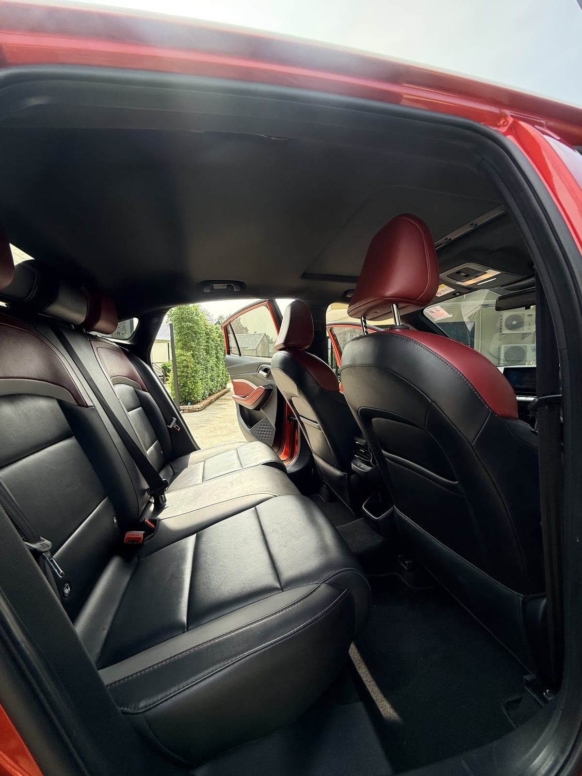 MG5 2023, red — interior